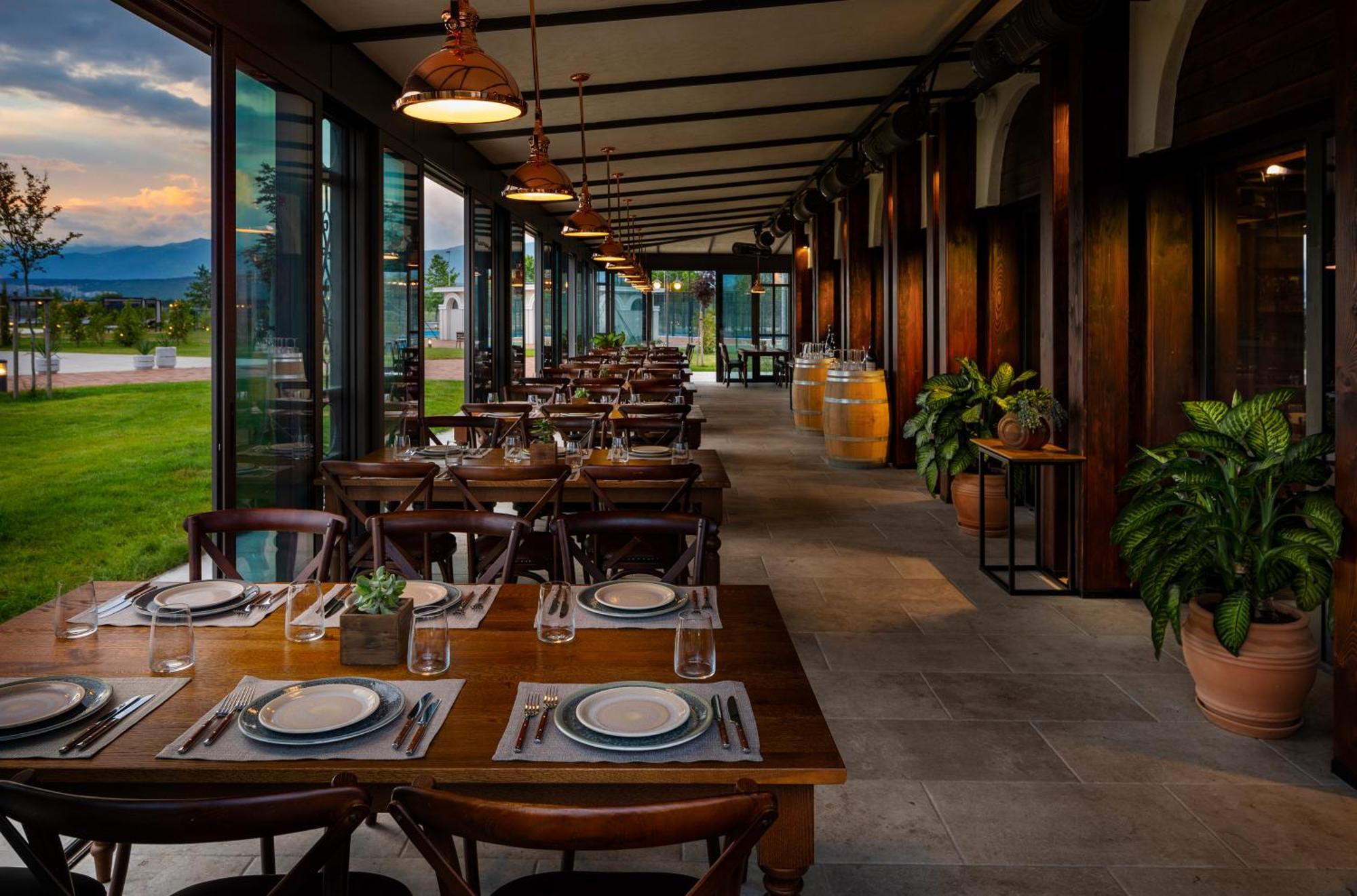 Kings' Valley Medical & Spa Hotel Kazanlŭk Exterior foto Restaurant