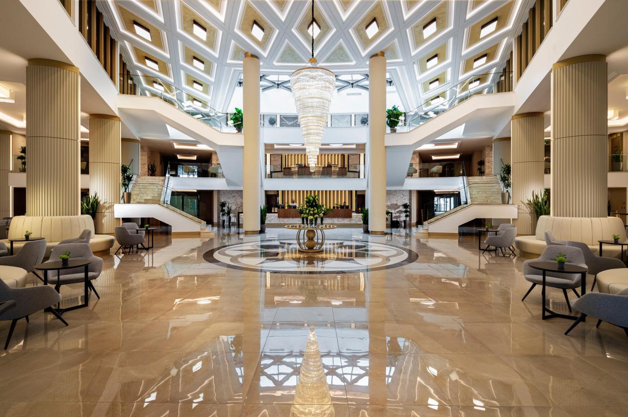 Kings' Valley Medical & Spa Hotel Kazanlŭk Exterior foto Lobby